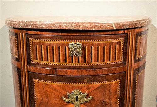 Petite commode demi-lune Louis XVI